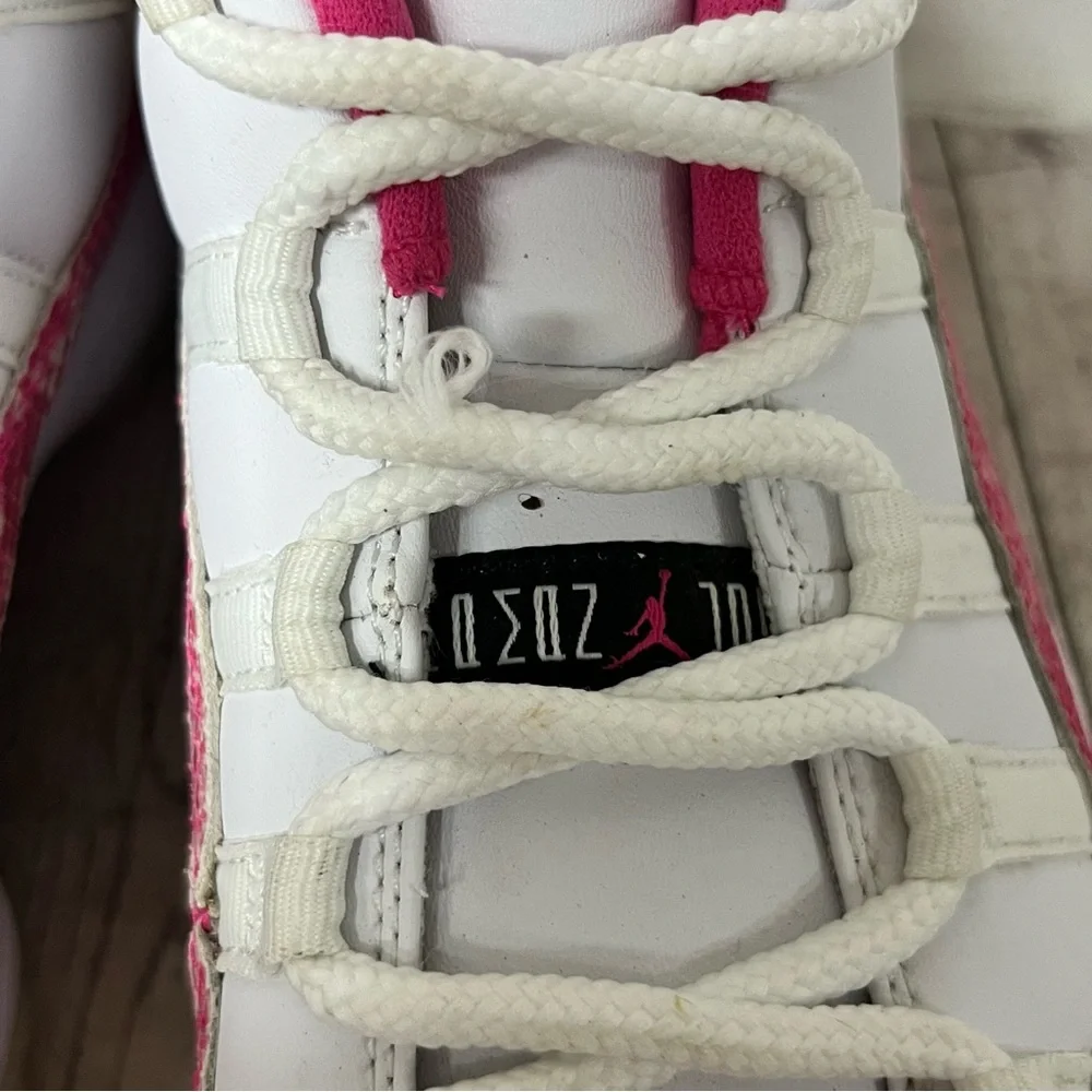 Nike Air Jordan 11 Low Retro XI Pink  Snakeskin AH7860-106 Womens Size 8 - Picture 13 of 14
